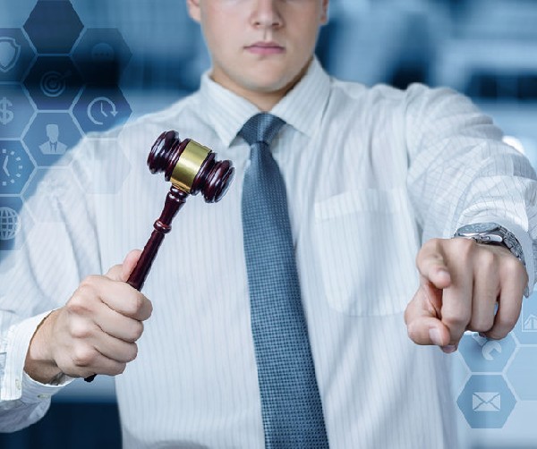 A százhúsz éves IBUSZ szervezésében rendezett Indoor csapatépítő programok közt szereplő Aukciós ház esemény garantált szórakozást nyújt kollégáinak. 