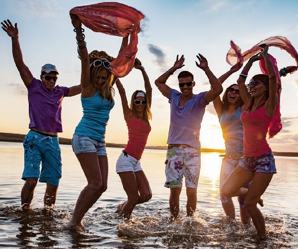 A százhúsz éves IBUSZ által szervezett személyre szabott Beach parti céges családi nap rendezvény egyedi és felejthetetlen élményekkel kecsegteti önöket.