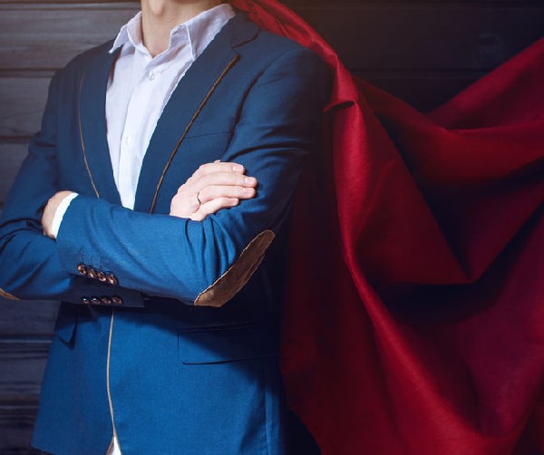 A százhúsz éves IBUSZ szervezésében rendezett Indoor csapatépítő programok közt szereplő Szuperhősök alkalmon egy közös képregényt készíthetnek kollégáival. 