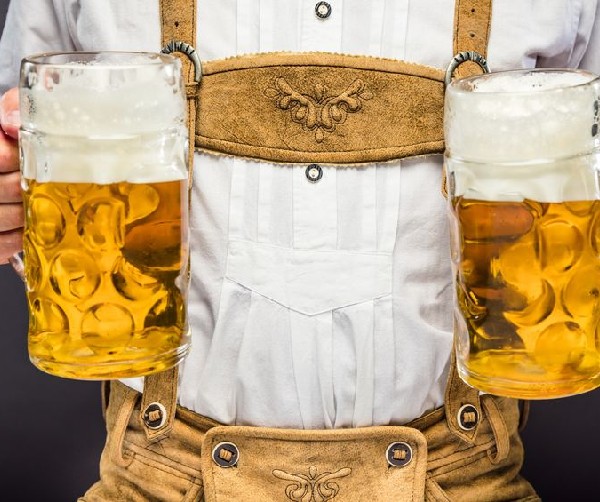 A százhúsz éves IBUSZ által szervezett személyre szabott Sörfesztivál céges családi nap rendezvény egyedi és felejthetetlen élményekkel kecsegteti önöket.